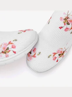 Baskets chaussure en textile à imprimé floral - s'adaptent parfaitement au pied grâce à leur qualité textile douce