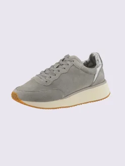 Baskets cuir velours de vache.
