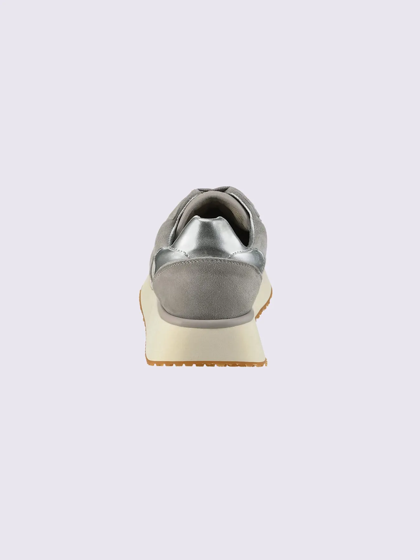 Baskets cuir velours de vache.