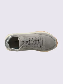 Baskets cuir velours de vache.