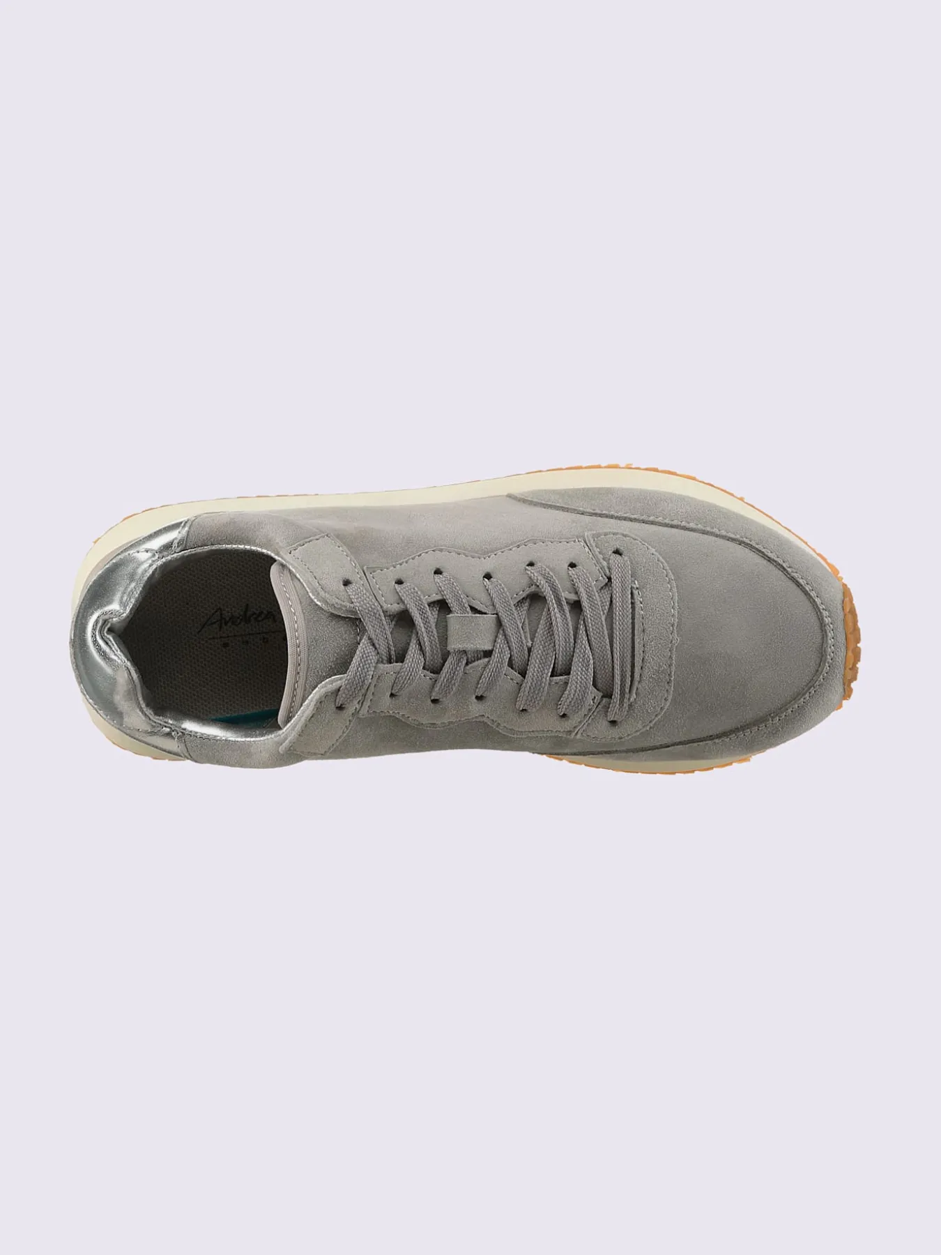 Baskets cuir velours de vache.