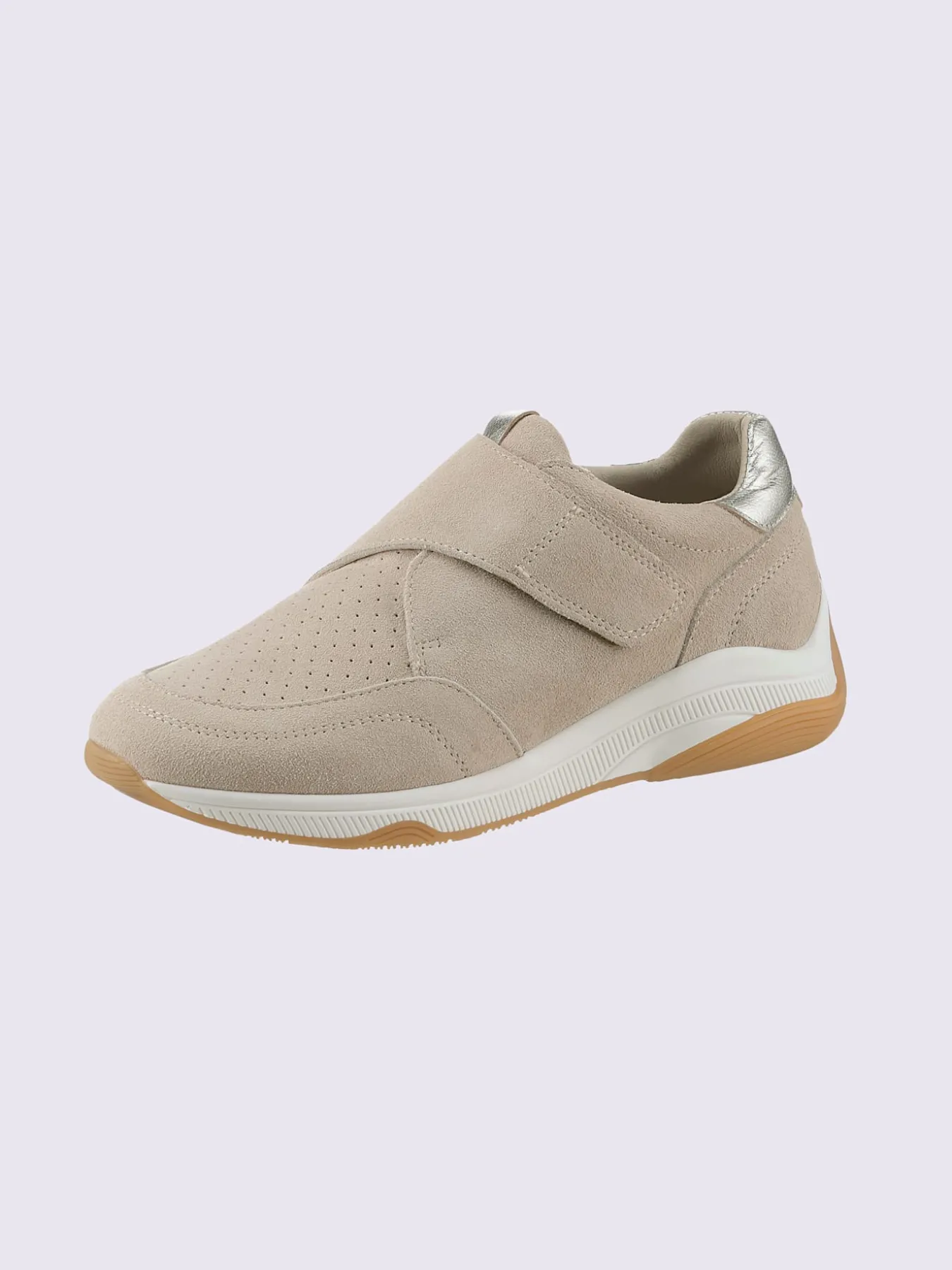 Baskets cuir velours de vache.