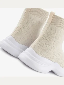 Baskets les bottines chaussettes s'adaptent parfaitement au pied