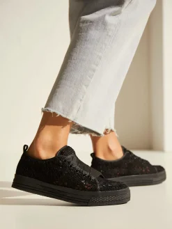 Baskets sneakers avec dentelle tendance et semelle compensée légère