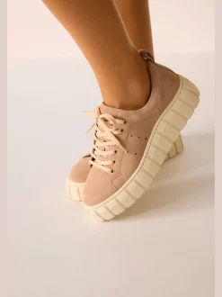Baskets sneakers avec semelle chunky tendance en cuir velours de qualité