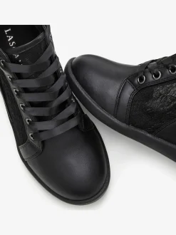 Baskets sneakers élégantes avec empiècement en dentelle tendance, idéales comme chaussures de mariée