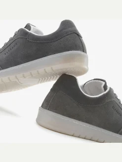Baskets sneakers tendance et confortables en cuir doux de qualité