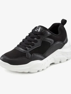 Baskets talon légèrement compensé au style chunky tendance