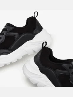 Baskets talon légèrement compensé au style chunky tendance