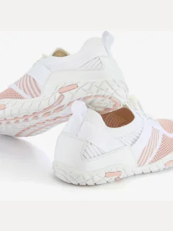 Baskets très agréables à porter grâce à la semelle flexible et ultra-légère, qui vous donne l'impression de marcher pieds nus
