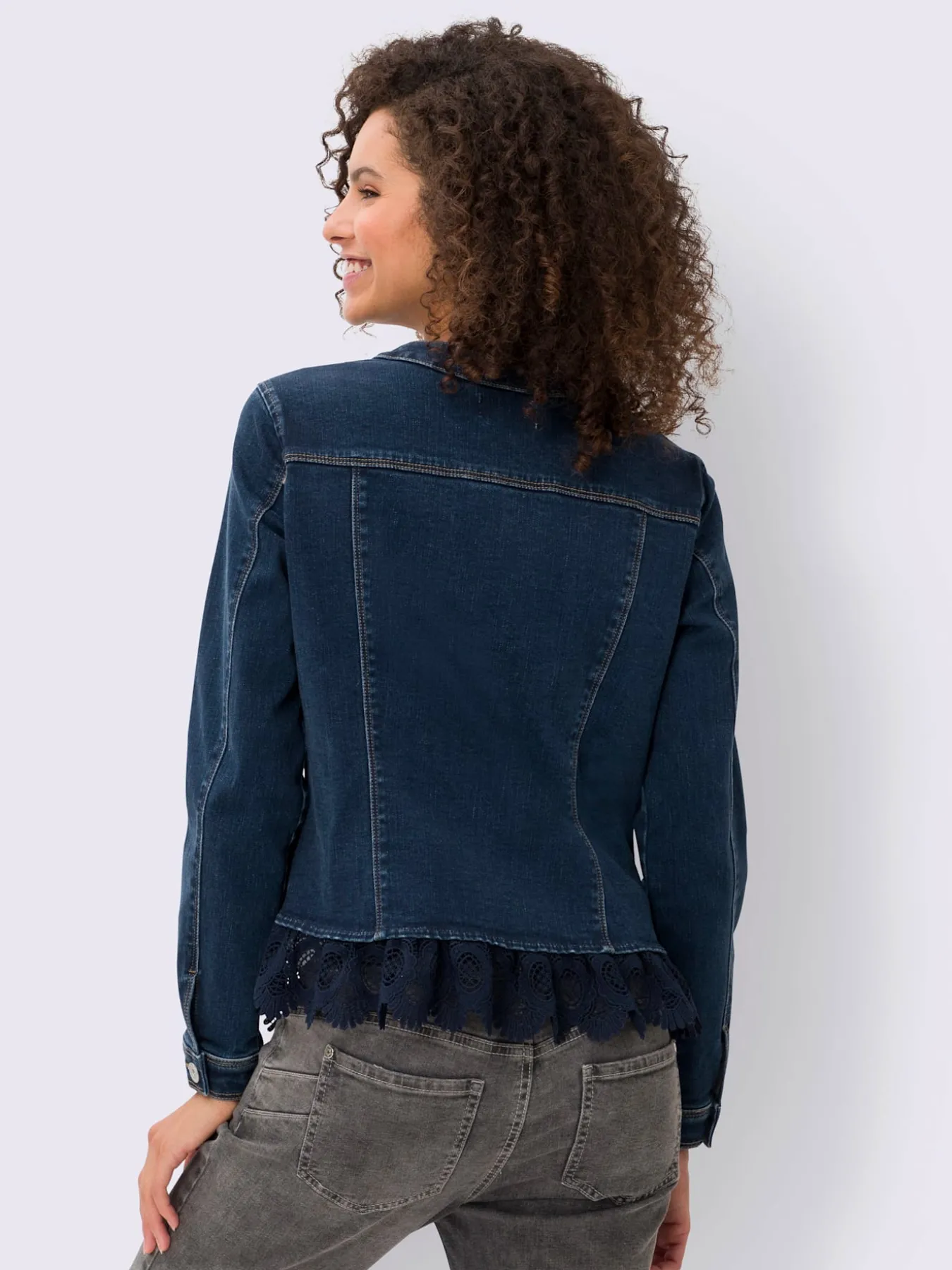Blazer en jean bordure en dentelle à l’ourlet