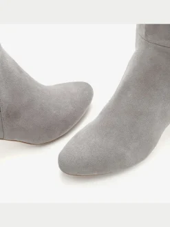 Bottes avec empiècement extensible tendance. hauteur du talon env. 6 cm