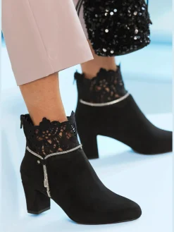 Bottines avec empiècement en dentelle élégant et chaînes brillantes et tendance