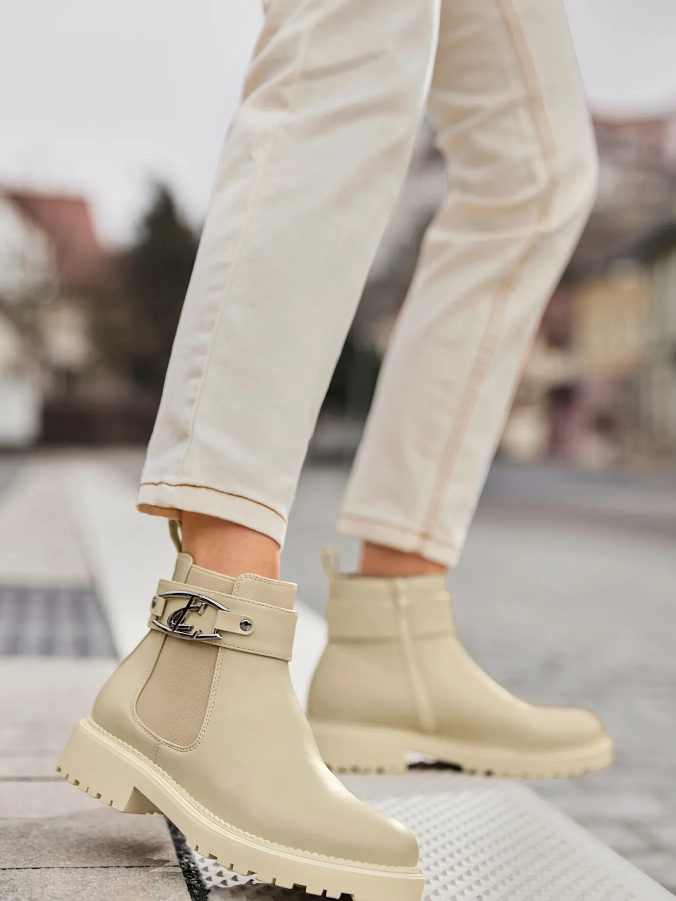 Bottines matière synthétique