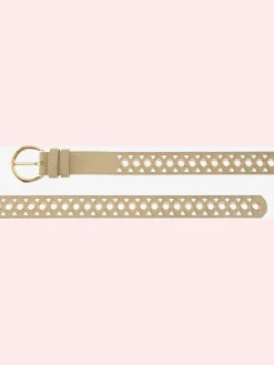 Ceinture hanches découpes tendance et détails dorés