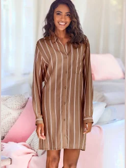Chemise de nuit, coupe classique