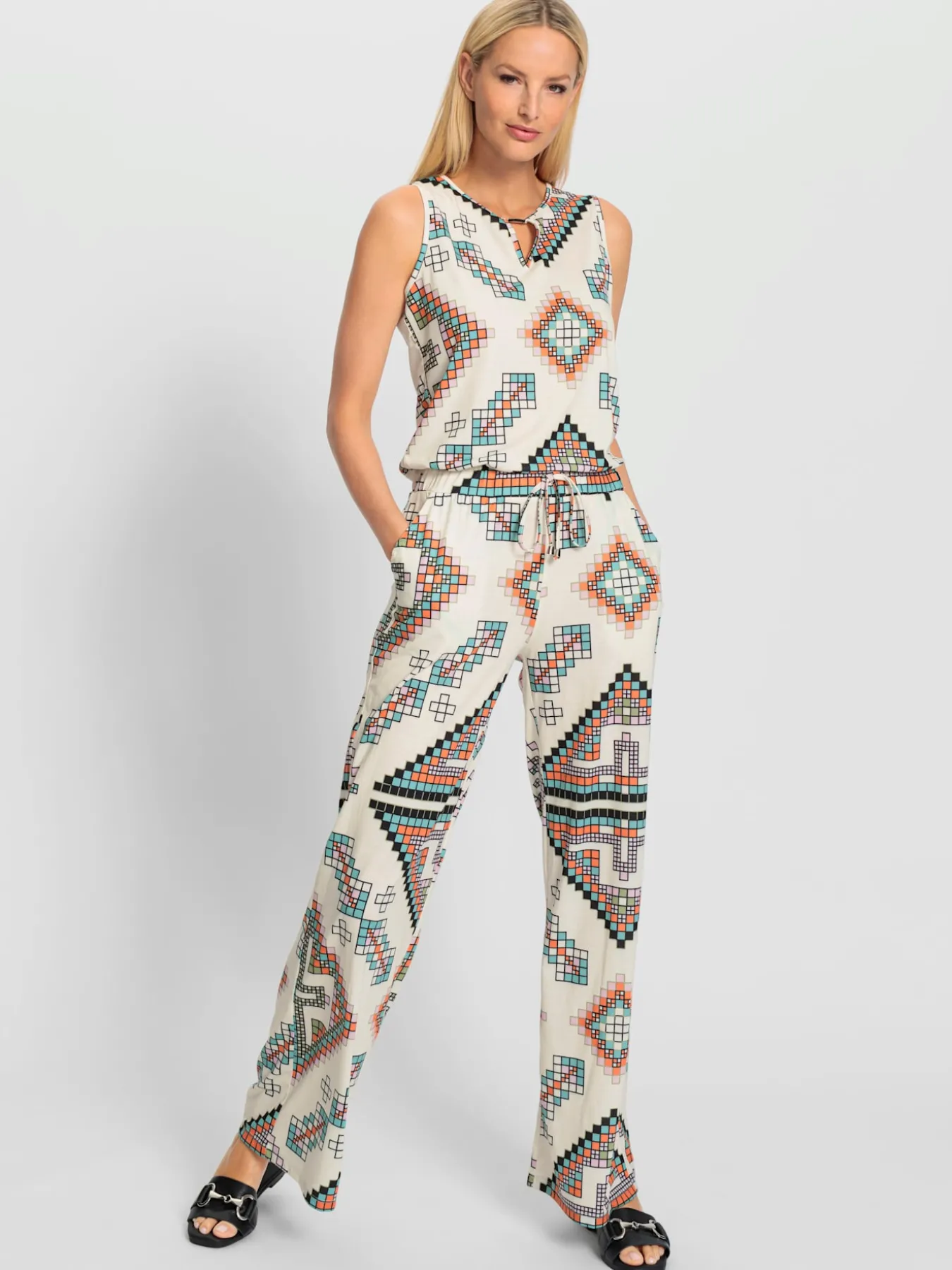 Combinaison qualité jersey extensible, souple et confortable