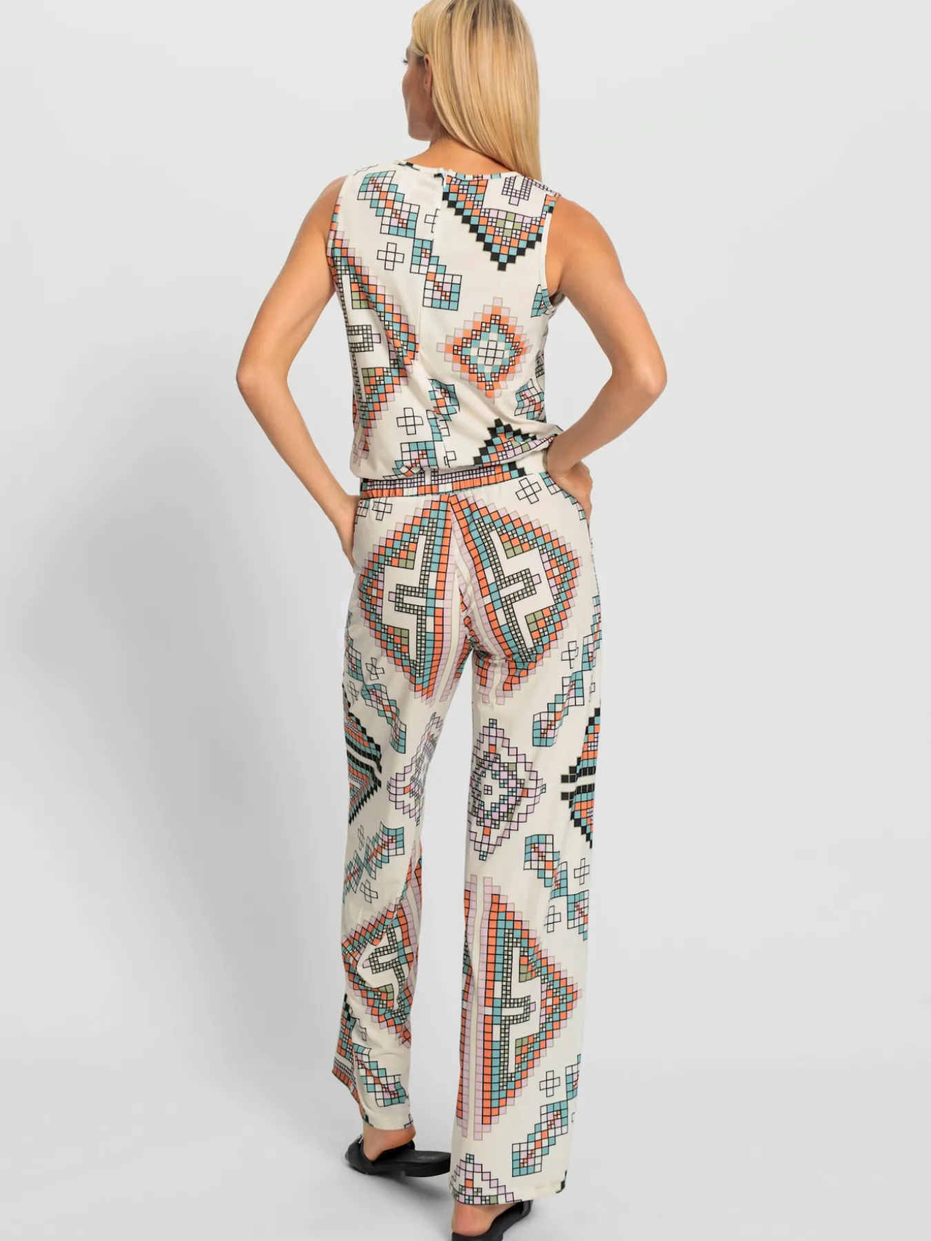 Combinaison qualité jersey extensible, souple et confortable