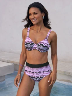 Haut de maillot de bain bon. b, c, d