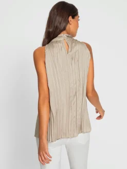 Haut plissé accessoire élégant