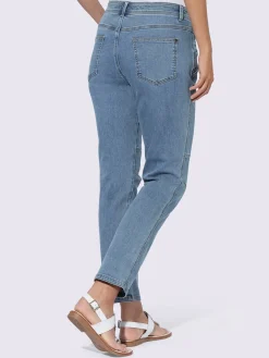 Jean 5 poches délavage spécial pour un coloris tendance