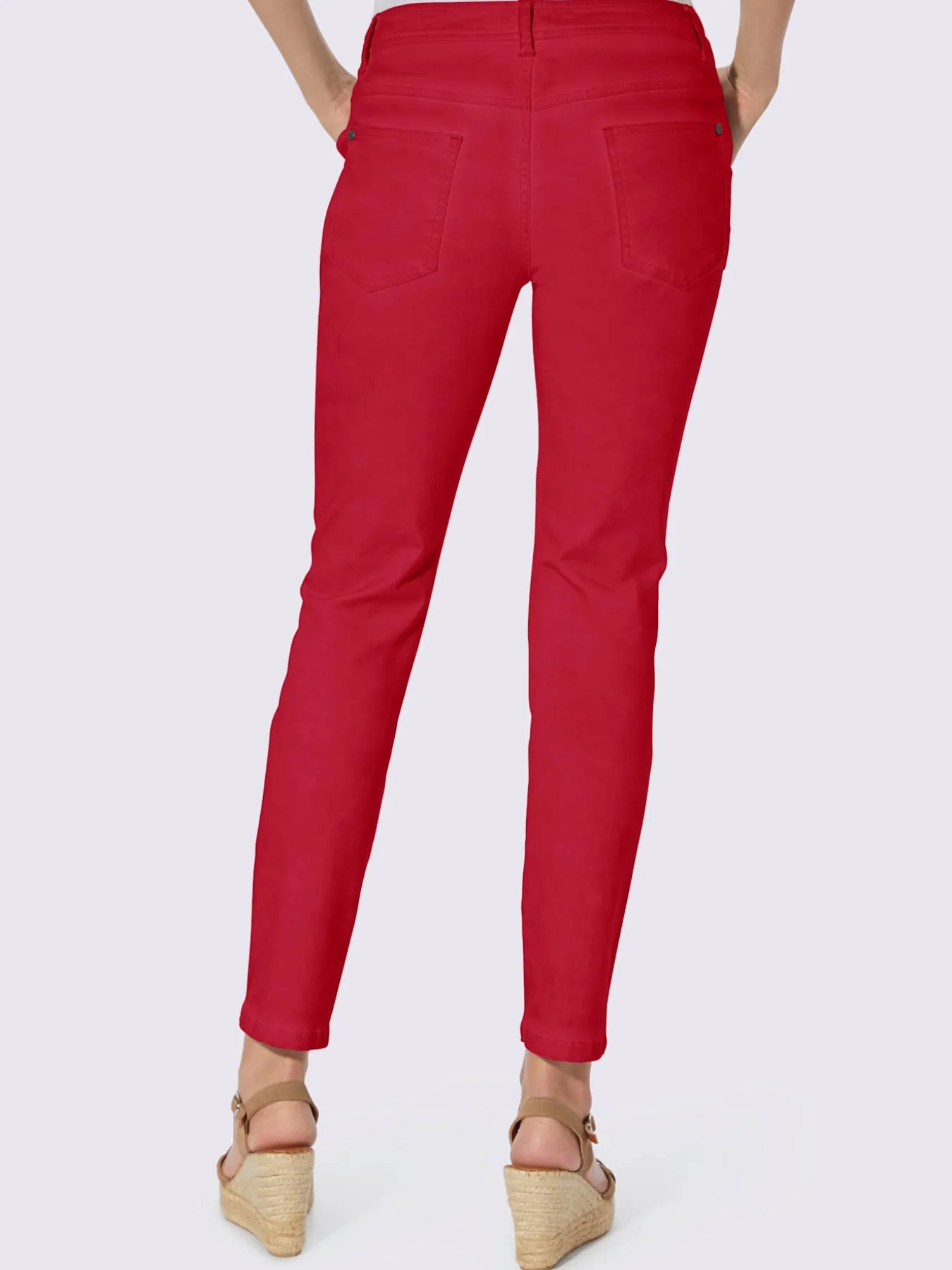 Jean 5 poches délavage spécial pour un coloris tendance