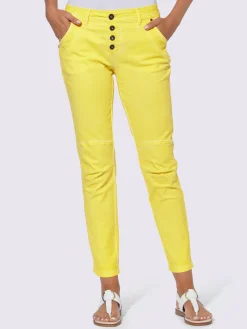 Jean 5 poches délavage spécial pour un coloris tendance