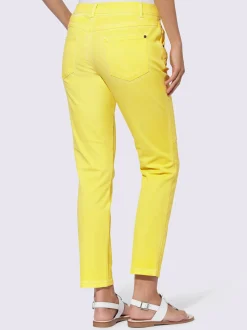 Jean 5 poches délavage spécial pour un coloris tendance