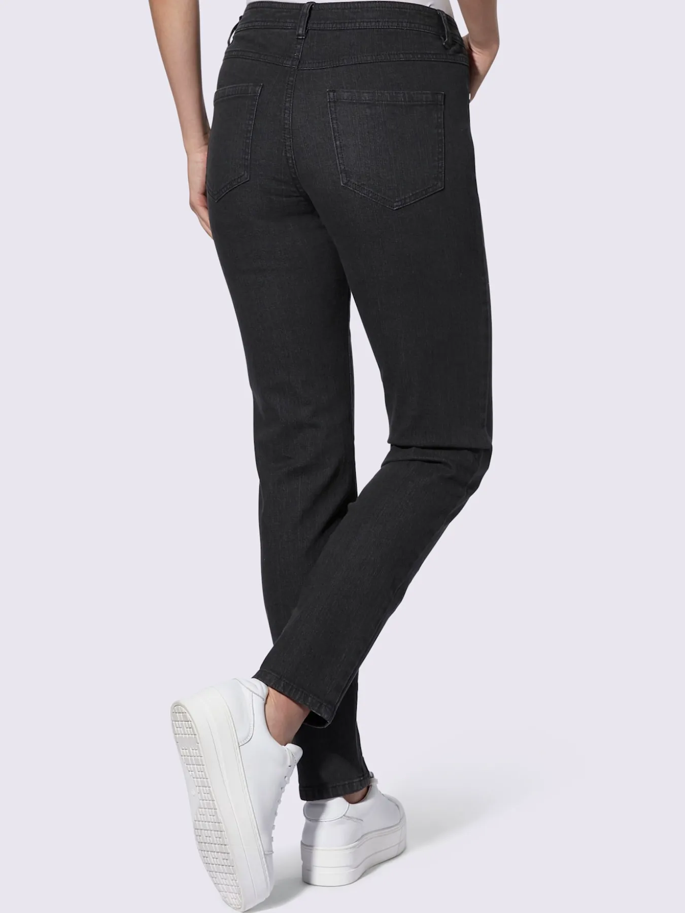 Jean 5 poches qualité coton extensible indéformable