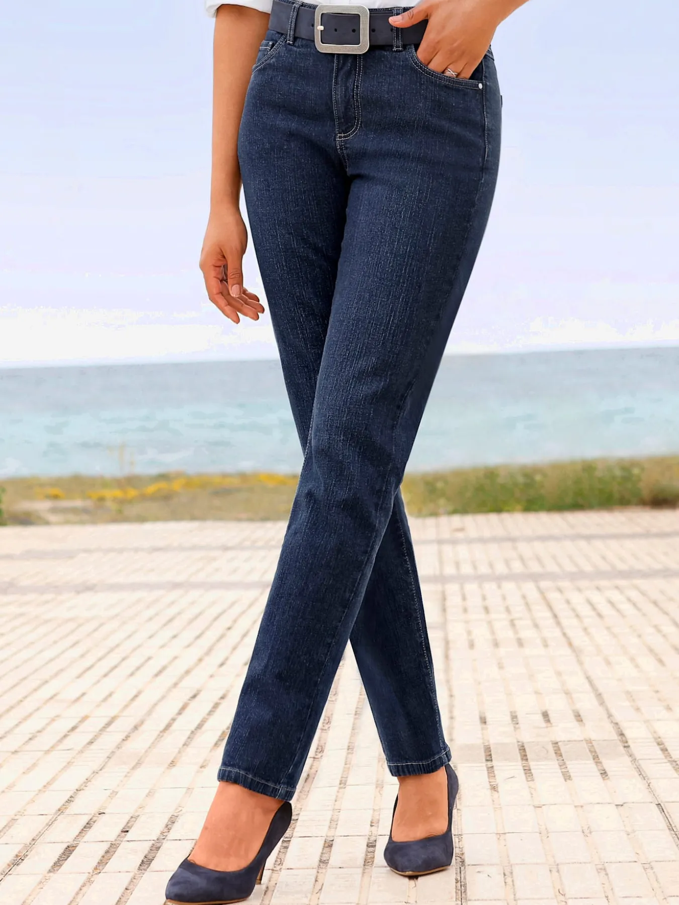 Jean 5 poches qualité coton extensible indéformable