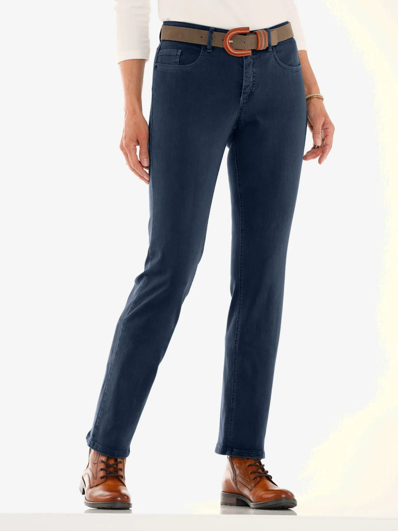 Jean 5 poches qualité coton doux sur la peau