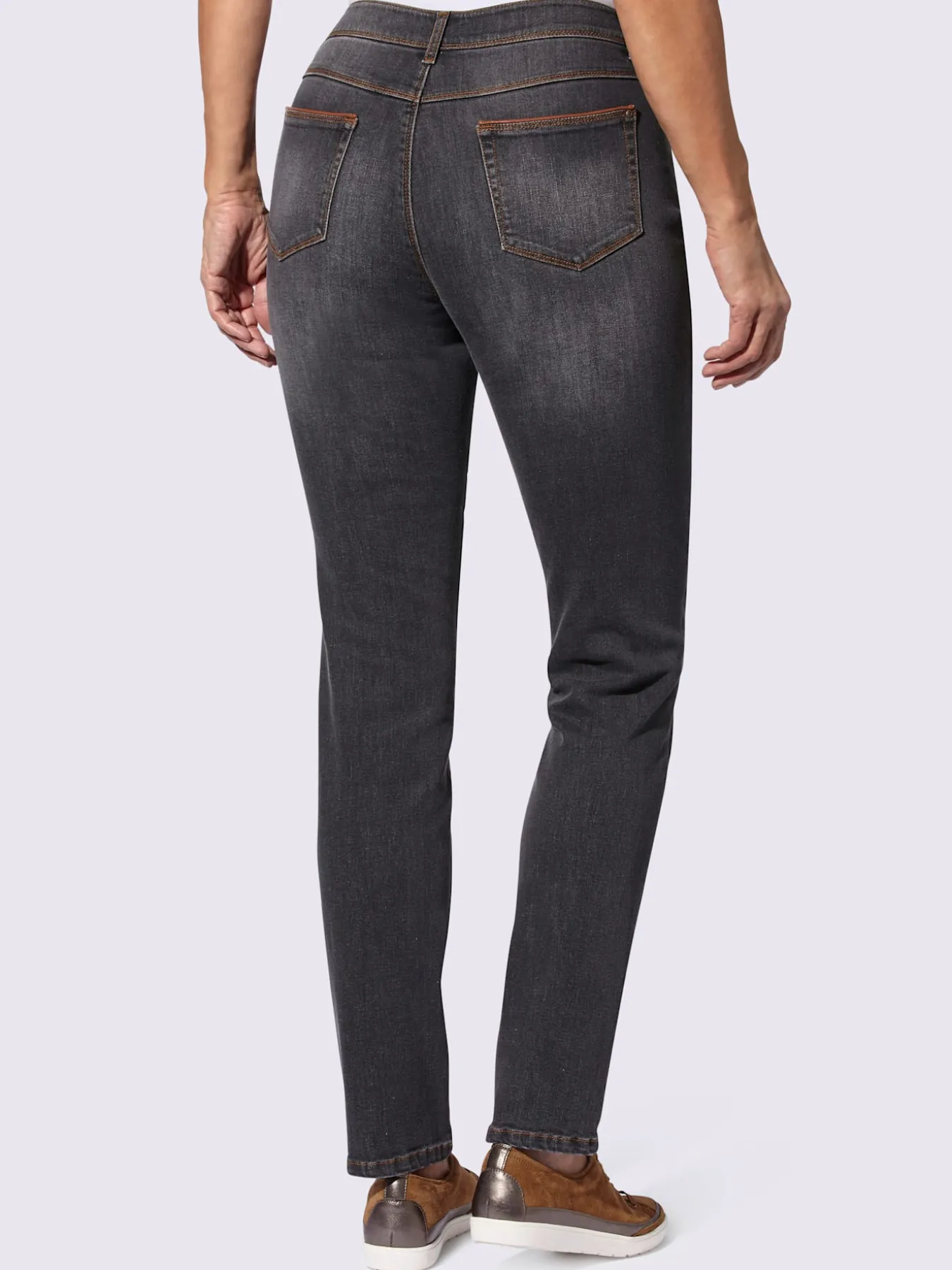 Jean 5 poches qualité coton extensible indéformable