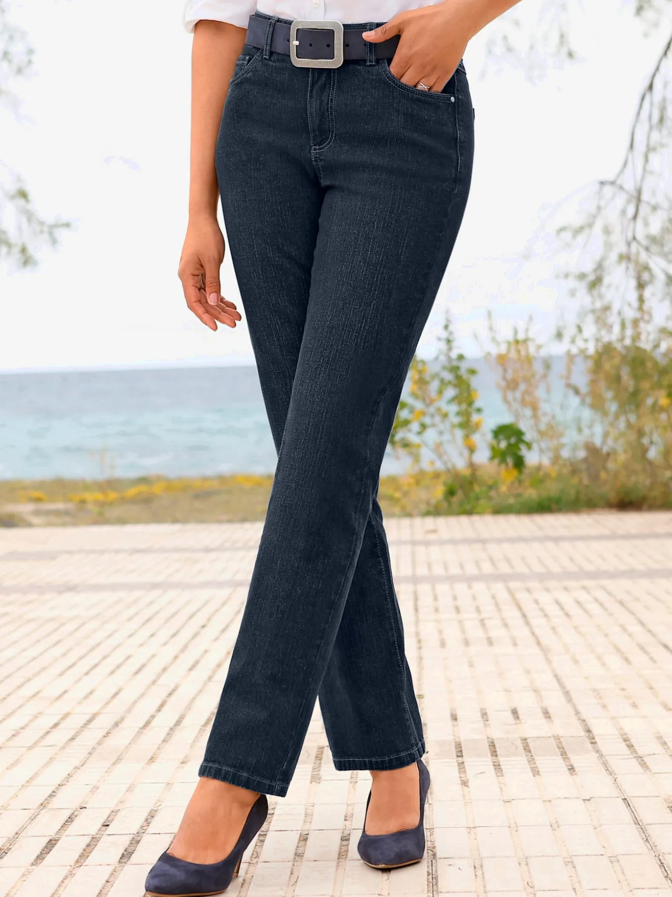 Jean 5 poches qualité coton extensible indéformable
