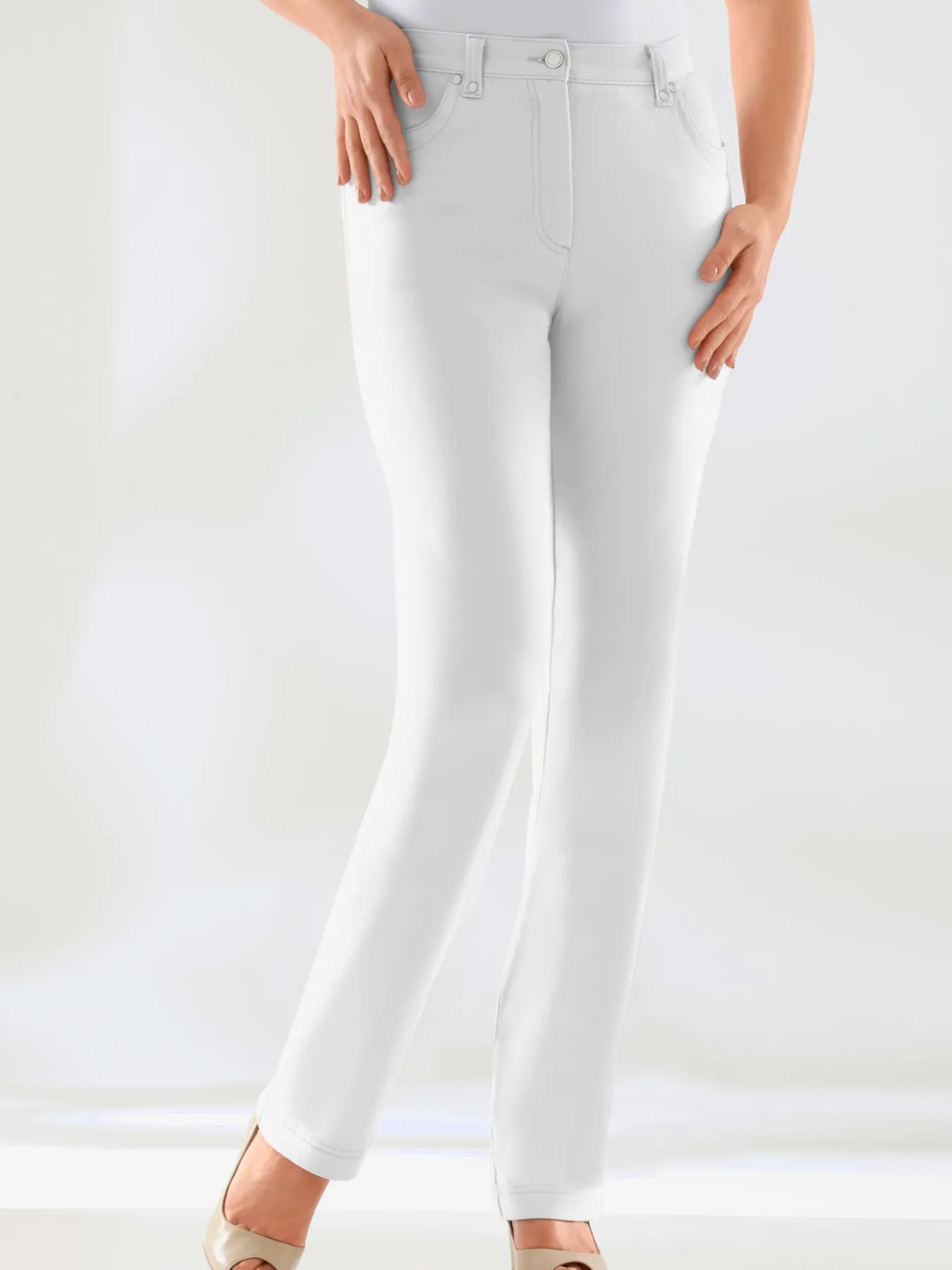 Jean coupe droite avec ceinture élastique au dos