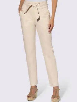 Jean livré avec ceinture