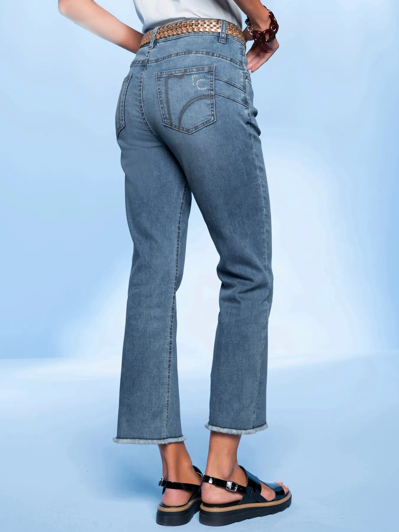 Jean push-up mélange de cotons agréable à porter