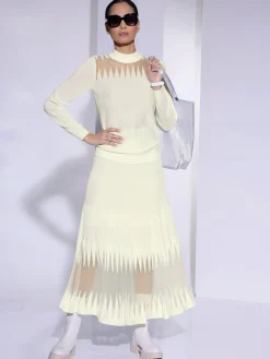 Jupe en tricot coupe en a