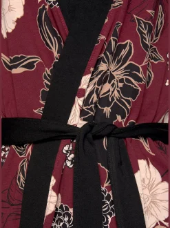 Kimono avec motif floral botanique