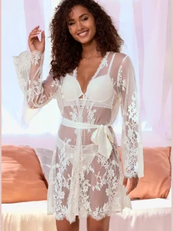 Kimono séduisant légèrement transparent