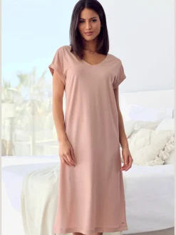 Élégante chemise de nuit longueur midi