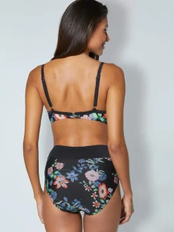 Maillot de bain bon. b, c, d