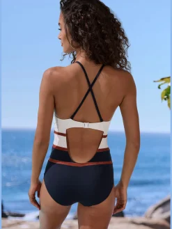 Maillot de bain look noir et blanc élégant