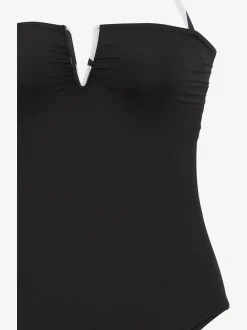 Maillot de bain style uni moderne avec détails contrastés