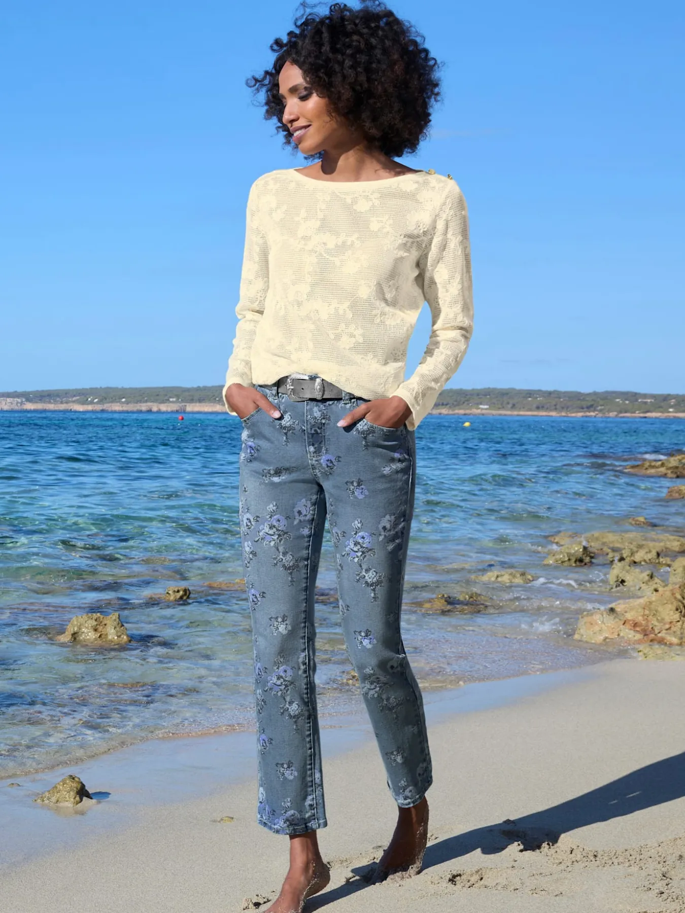 Manches longues tout en dentelle