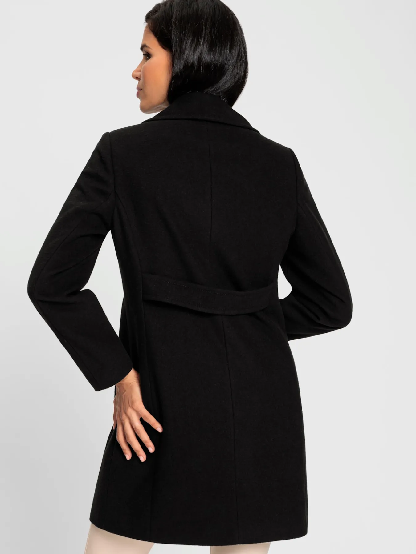 Manteau court boutons décoratifs