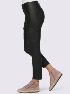 Pantalon cargo effet « push-up » pour un joli fessier
