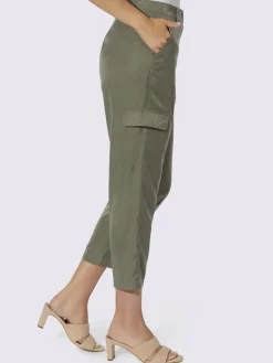 Pantalon cargo poche à rabat décorative sur le côté
