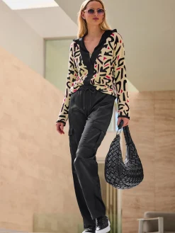 Pantalon cargo qualité satin légèrement brillante
