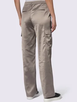 Pantalon cargo qualité satin légèrement brillante