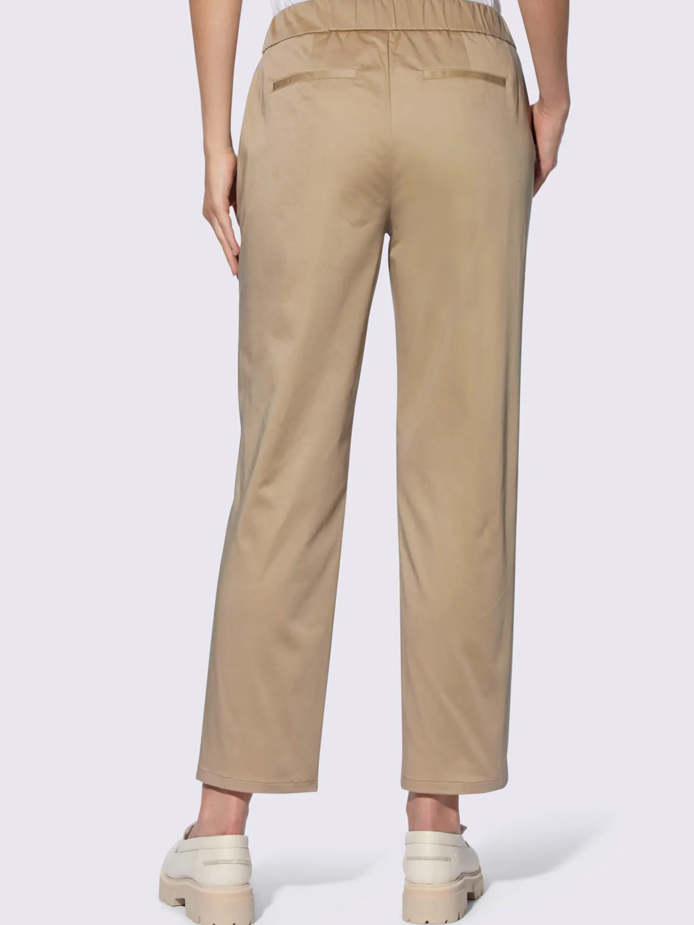 Pantalon chino fermeture innovante